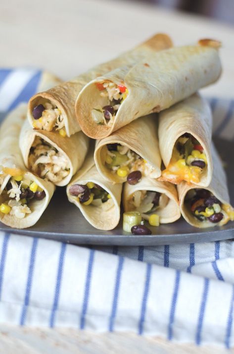 Southwest Chicken Taquitos- perfect for dinners, snacks and parties. Fast and easy! | Go Go Go Gourmet @gogogogourmet Chicken Toquitos, Easy Rotisserie Chicken Recipes, Cottage Cheese Recipes Healthy, Chicken Flautas, Taquitos Recipe, Best Healthy Dinner Recipes, Corn Chicken, Southwest Chicken, Chicken Taquitos