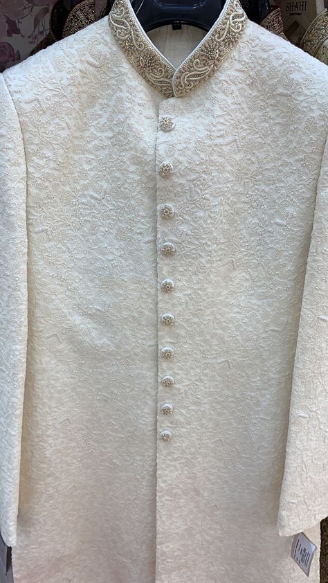 Royal Sherwani For Groom, Shervani Latest Design For Groom, White Sherwani Indian Groom, Ivory Sherwani Grooms, Groom Sherwani Indian Latest, Pakistani Sherwani Grooms, Groom Sherwani Pakistani, Sherwani Embroidery, Nawabi Sherwani