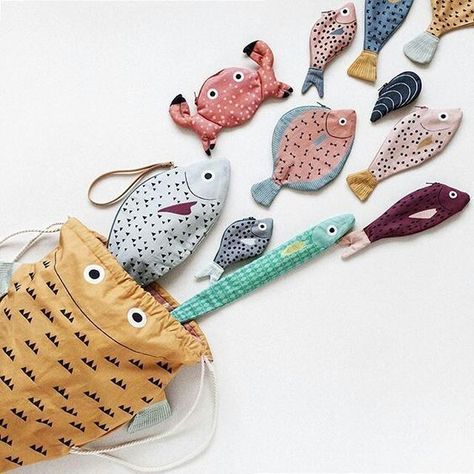 Fish Bags, Tovad Ull, Fish Bag, Fabric Fish, Toys By Age, Fish In A Bag, Fabric Toys, Creation Couture, Sewing Toys