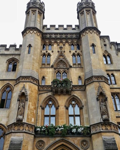 I love when my job takes me to #Westminster! Vertical Composition, Westminster School, Architecture Elevation, London Architecture, Old London, Country Design, Modern Urban, Architecture Old, Westminster Abbey