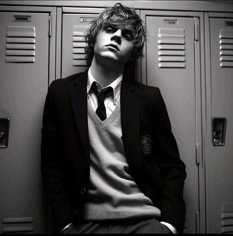 Evan Peters American Horror Story, Tate And Violet, Tate Langdon, Zoo Wee Mama, Evan Peters, The Perfect Guy, Hot Actors, Attractive People, American Horror