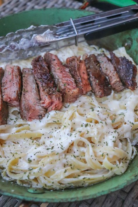 Steak Alfredo, Tenderloin Sandwich, Keto Meat, Steak Pasta, Cauliflower Mac And Cheese, Easy Steak, Taco Bake, Meat Lovers, Pork Tenderloin