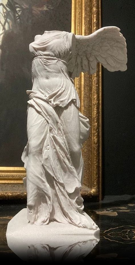 Nike Of Samothrace, Musee Du Louvre, Kunst Inspo, Art Amour, Winged Victory, Classic Sculpture, Greek Statues, Rennaissance Art, Antique Statue