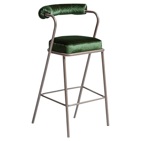 Retro Chic Decor, Sleek Armchair, Elegant Bar Stools, Green Bar Stools, Steel Bar Stools, Chrome Bar Stools, New York Bar, Vintage Bar Stools, Plush Cushion