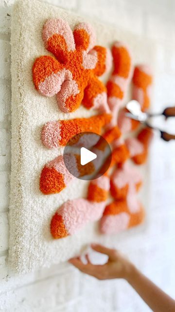 Loop Pile Tufted Rug, Punch Needle Tufting, Tufting Art Ideas, Tufting Ideas Beginner, How To Punch Needle, Tufted Wall Art, Rug Tufting Diy, Latch Hook Patterns, Tufting Pillow