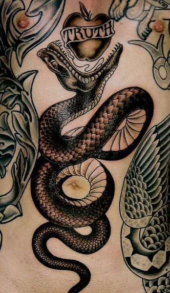 snake-tattoos-009 apple Apple Tattoo, Latest Tattoo Design, 16 Tattoo, Serpent Tattoo, Petit Tattoo, Kunst Tattoos, Muster Tattoos, Theme Tattoo, Geniale Tattoos