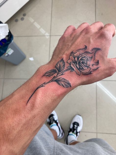 Rose Tattoo Men, Male Tattoos, Rose Tattoos For Men, Tattoo Rose, New Tattoo, Chest Tattoo, Forearm Tattoo, Rose Tattoos, Tattoo Idea