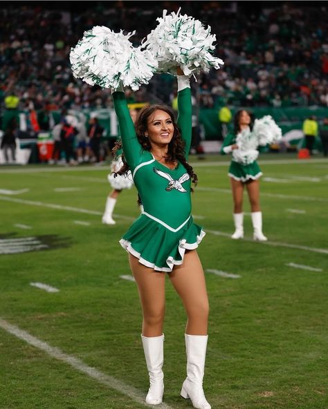 Eagles Cheerleaders Costume, Philadelphia Eagles Wallpaper, Philadelphia Eagles Cheerleaders, Cheer Costumes, Eagles Cheerleaders, Cheer Tryouts, Nfl Championships, Philadelphia Eagles Football, Cute Cheerleaders