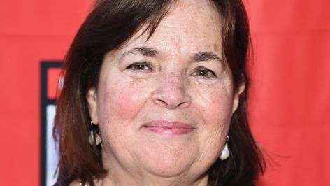 Ina Garten has finally gotten back to Paris and in an Instagram post has shared a glimpse of the 'best specialty food store in the world' and we want to go. Ina Garten Chicken Soup, Chocolate Ganache Cupcakes, Ina Garten Chicken, Eggs In Purgatory, Flavorful Shrimp, Specialty Food Store, Ina Garten Recipes, Barefoot Contessa, French Dessert