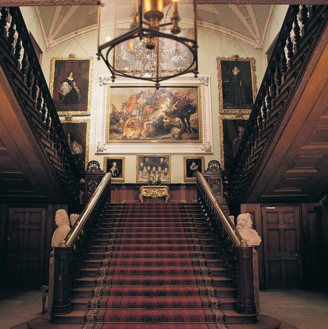 Stately Homes of England Longleat House, Victorian Staircase, Old Mansion, Old Manor, Old Mansions, Victorian Mansions, Country Houses, Mansion Interior, House Stairs