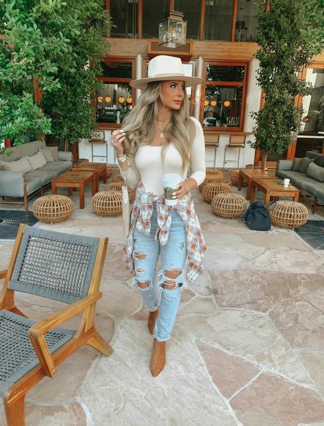 Napa Outfit Spring, Napa Outfit, Winery Outfit Summer, Vineyard Outfit, Brunch Outfit Summer, Brunch Outfits Fall, Tennessee Outfits, Brunch Outfit Winter, Casual Brunch Outfit