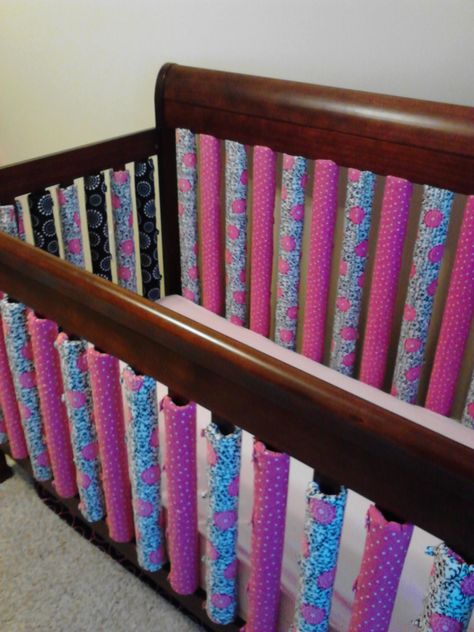 diy crib bumper Crib Bumper Diy, Black And White Crib, Braided Bumper, Crib Diy, Alternative Diy, Braided Crib Bumper, Boys Bedding Sets, Old Cribs, Bumper Pads For Cribs