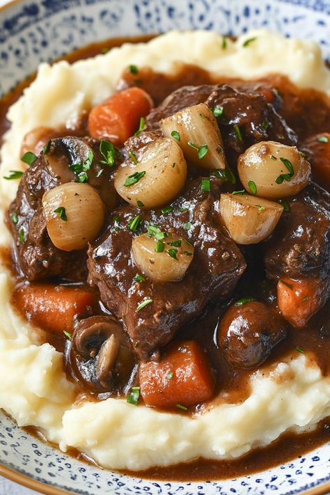 Gluten Free Beef Bourguignon, French Short Ribs, Ree Drummond Beef Bourguignon, Fancy French Dinner Recipes, Beef Bourguignon Stovetop, Boeuf Bourguignon Recipe, Lamb Bourguignon, Unique Dinner Recipes Creative, European Dinner Recipes