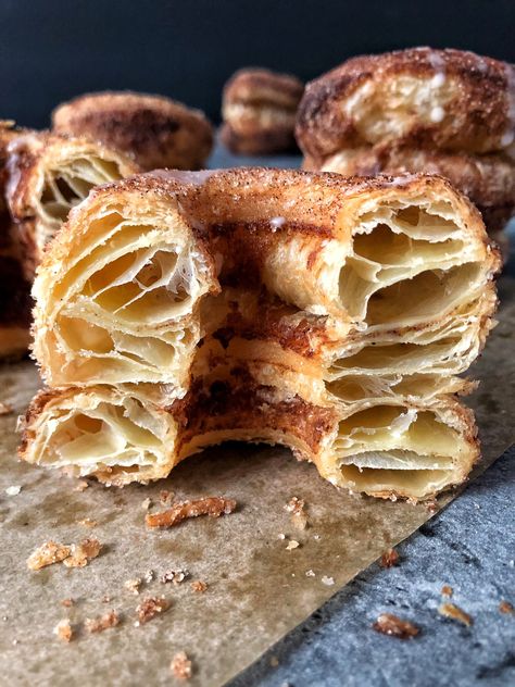 Puff Pastry Doughnut Recipe, Puff Pastry Cruffin, Cruffins With Puff Pastry, Puff Pastry Croissant, Cronut Recipe, Cruffin Recipe, National Doughnut Day, Homemade Croissants, Puff Pastry Desserts