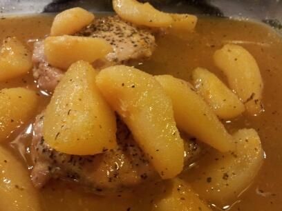 Pork Chops And Pears Recipe, Glazed Pork Chops Recipes, Cheap Meal Plans, Canned Pears, Pork Chop Recipes Baked, Glazed Pork Chops, Pork Chop Dinner, Glazed Pork, Fried Pork Chops