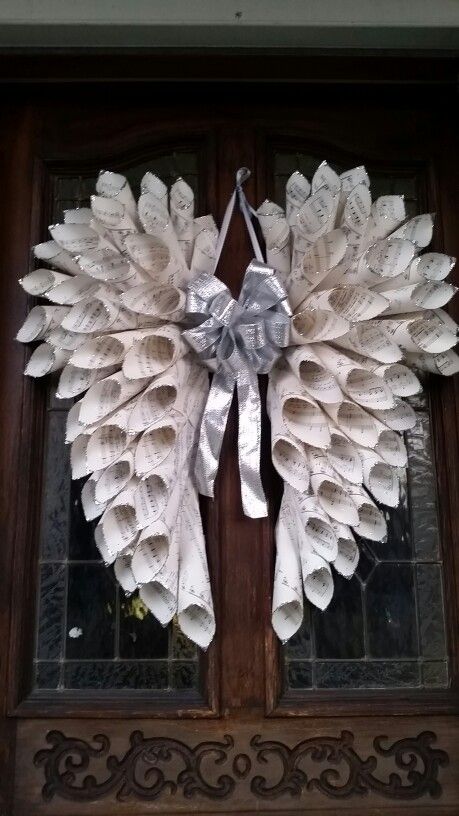 Angel Wing Crafts, Paper Flower Bouquets, Nativity Costumes, Sheet Music Crafts, Diy Angel Wings, Hanging Craft Ideas, Diy Paper Flowers, Diy Wings, Paper Wings