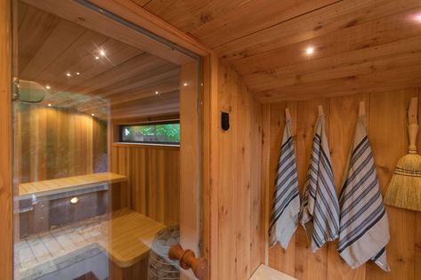 The interior of a bespoke, electric-fired, outdoor sauna, handamde in the UK by Heartwood Saunas and complete with changing room, for a client's garden in Kent. Outdoor Sauna With Changing Room, Sauna Change Room Ideas, Garden Sauna Ideas Uk, Sauna Changing Room, Spa Changing Room, Cotswold Extension, Sauna Inspiration, Edinburgh House, Garden Sauna