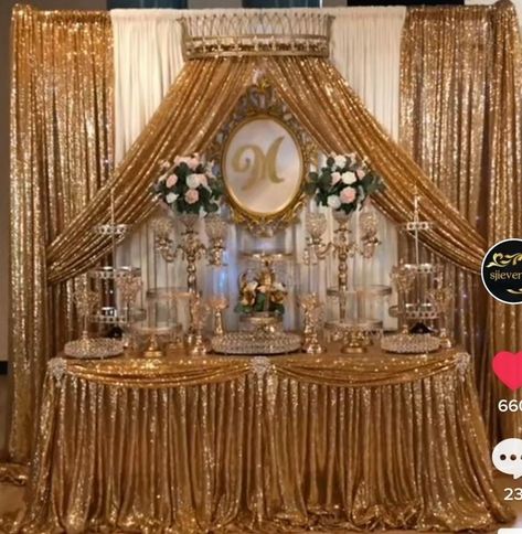 Beige Quince, Quinceanera Main Table Ideas, Quinceanera Planning Checklist, Cake Quinceanera, Gold Quinceanera Theme, Yellow Quince, Quince Centerpieces, Xv Ideas, Quince Stuff