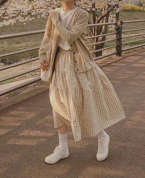 Soft Cottagecore Outfits, Cottagecore Outfit Ideas, Cottagecore Outfit, Cute Modest Outfits, Cottagecore Outfits, Cottagecore Fashion, Outfits Vintage, Modest Fashion Outfits, Korean Outfits