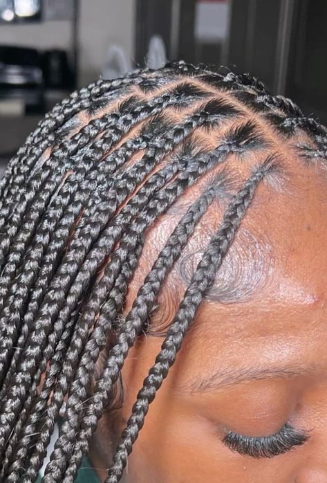 Super Long Knotless Braids, Small Peekaboo Knotless Braids, Small Shoulder Length Knotless Braids, Small Black Knotless Braids, Black Small Knotless Braids, Small Knotless Hairstyles, Boneless Knotless Braids, Small Knotless Braids Parting Pattern, Small Braids Parting Pattern