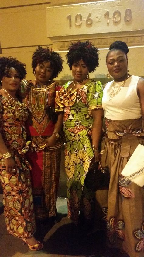 Drc Congo Women Fashion, Congo Culture, Congolese Women, Mama Africa, Democratic Republic Of The Congo, Traditional Fashion, African Wear, Women Fashion, Human