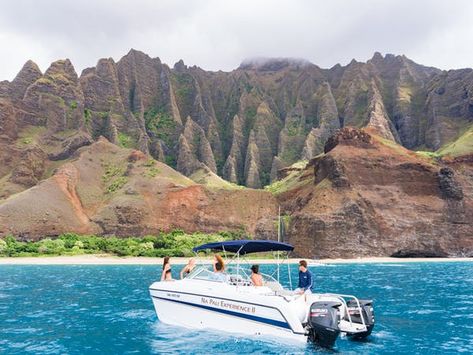 Napali Coast Boat Tour, Napali Coast Kauai, Granola Life, Na Pali Coast, Napali Coast, Hawaii Trip, Wet And Wild, Maui Vacation, May 1st