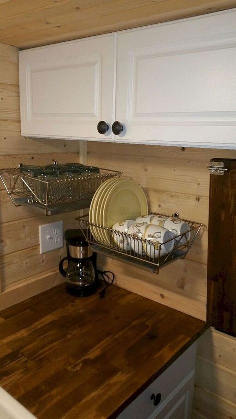 RV kitchen Rangement Caravaning, Camper Storage Ideas Travel Trailers, Camper Organization Travel Trailers, Trailer Storage, Casa Clean, Camper Organization, Rv Organization, Camper Storage, Rv Kitchen