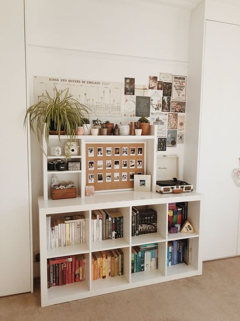 Decorating Cube Shelves In Living Room, Cube Organizer Ideas Bedroom, Cube Shelf Decor, Cube Decor, Cube Shelf, Paper Cube, Shelf Cover, Decorating Bookshelves, Cube Shelves