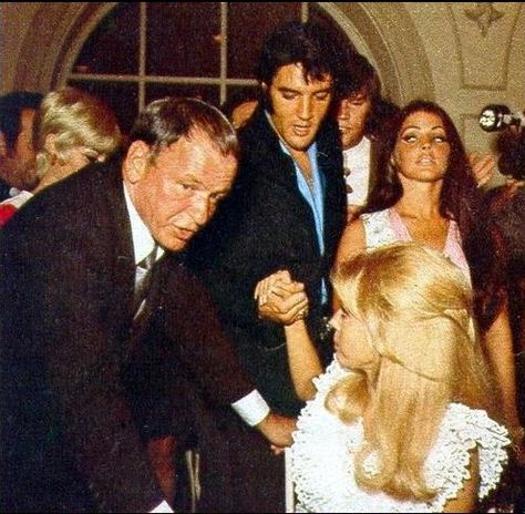 Frank and Nancy  Sinatra with Elvis and Priscilla at Aug 29th 1969 opening of Nancy's first Las Vegas headliner show at the International Hotel (Hilton Hotel later on) - she followed Barbara Strisand and Elvis as first openers in the then new hotel/casino showroom. Elvis And Priscilla Presley, Elvis Priscilla, Elvis Presley Priscilla, Elvis Presley Family, Nancy Sinatra, Elvis And Priscilla, Elvis Presley Photos, Priscilla Presley, Lisa Marie Presley