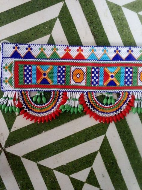 Jeko Moti Toran Design, Moti Na Toran Design, Moti Toran Designs Doors Handmade, Toran Designs Doors, Toran Designs, Thali Decoration Ideas, Moti Work, Kutch Work Designs, Native Beading Patterns