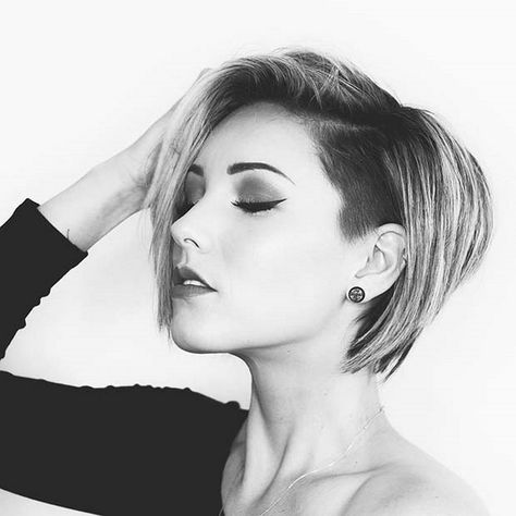 Undercut Bob Haircut, Undercut Hairstyles Women, Undercut Bob, Undercut Styles, Shaved Side Hairstyles, Shaved Undercut, Forehead Wrinkles, Short Hair Undercut, Undercut Hairstyles