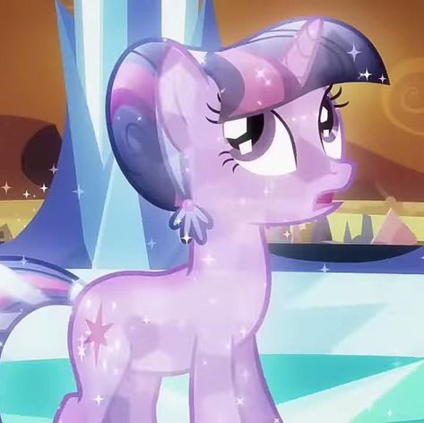 bestie S3 EP2 #mlp #mylittlepony #mlptwilight #twilight #twilightsparkle #princesstwilightsparkle #brony #pony #mlpart #mlpicon Crystal Ponies, Idw Comics, Fantasy Adventurer, Mlp Twilight Sparkle, Sci Twi, Unicorn Pony, Mlp Twilight, Princess Twilight Sparkle, Alice In Wonderland Costume