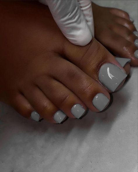 Toe Color Ideas Summer, Grey Pedicure Toenails, Grey Toenails, Gray Toe Nails, Feet Designs Toenails, Toe Nails Inspiration, Blue Acrylic Toes, Royal Blue Toe Nails, Grey Nails Short