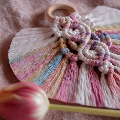 Macrame Feathers, Heart Leaf, Rainbow Macrame, Macrame Knot, Macrame Patterns Tutorials, Rainbow Tie, Tie Dye Cotton, Hanging Macrame, Pink Paint