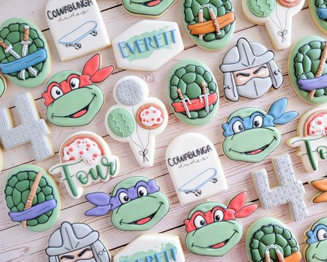 Teenage Mutant Ninja Turtle Cookies, Tmnt Cookies, Ninja Turtle Cookies, Thomas Birthday Parties, Cowabunga Dude, Christmas Sugar Cookies Decorated, Tmnt Birthday, Cartoon Cookie, Ninja Turtles Birthday Party