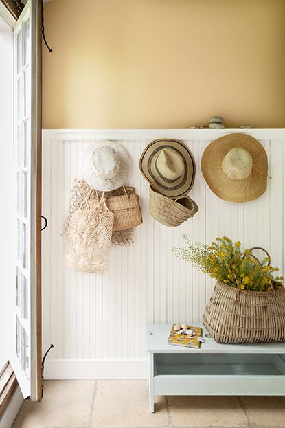 Chestertown Buff, Salons Cottage, Cottage Paint Colors, Rustic Farmhouse Furniture, Warm Paint Colors, Yellow Paint Colors, Cottage Style Kitchen, Cottage Painting, Best White Paint