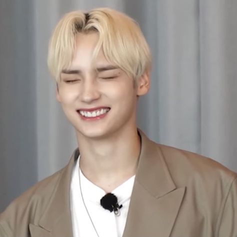 Huening Kai Smile, Txt Lq Icons, Txt Pics, Ning Ning, Huening Kai, Lq Icons, Room Pictures, Having A Crush, My Only Love