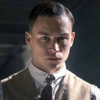 Michael Gray Peaky Blinders, Michael Gray, Finn Cole, High Fade, Peaky Blinders, Body Language, Character Art, Grey, Quick Saves