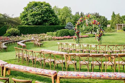 Outdoor Ceremony at Chicago Botanic Garden Wedding Ceremony Garden, Ceremony Layout, Old Fashioned Wedding, Illinois Wedding Venues, Wedding Ceremony Seating, Atlanta Botanical Garden, Low Cost Wedding, Chicago Botanic Garden, Botanical Gardens Wedding