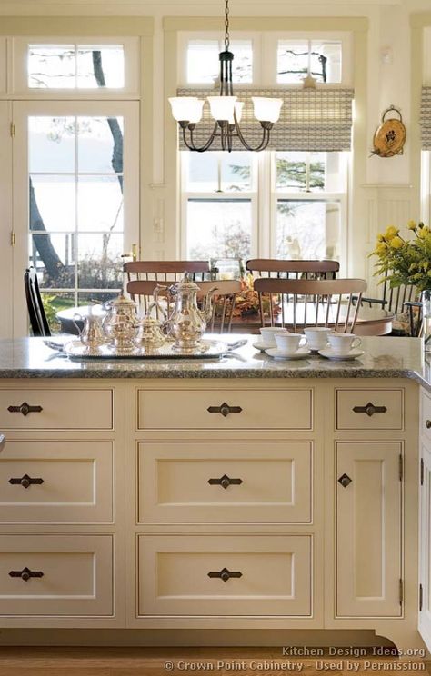 #Kitchen Idea of the Day: Pretty in White - A gallery of classic white kitchens. (By Crown Point Cabinetry). Very good, two tone white peninsula drawers beaded inset Crown Point Cabinetry, Kitchen Cabinets Color Combination, Two Tone Kitchen Cabinets, Balcony Design Ideas, Classic White Kitchen, Two Tone Kitchen, Designer Kitchen, Kitchen Cabinet Colors, Kitchen Decor Ideas