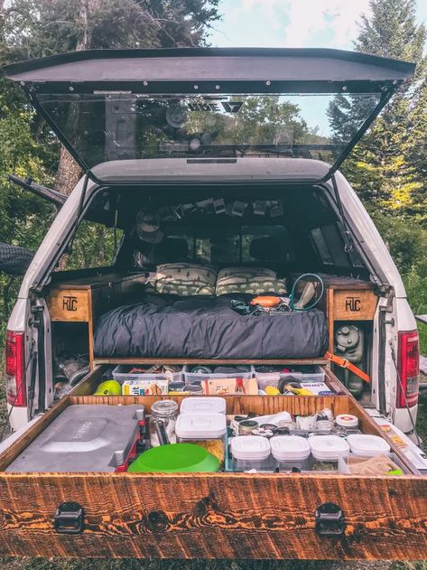 Truck Topper Camping, Pickup Camping, Kangoo Camper, Truck Living, Truck Toppers, Suv Camper, Auto Camping, Truck Bed Camping, Truck Bed Camper