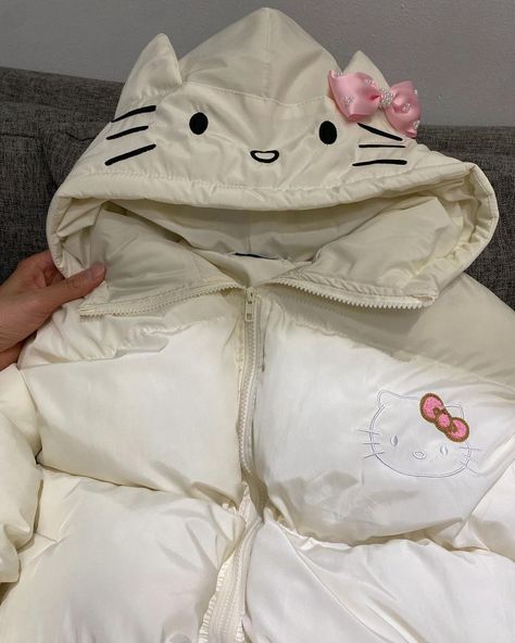 Kuromi Clothes, White Graphic Design, Hello Kitty Hoodie, Ber Months, Hello Kitt, Hello Kitty Crafts, Really Cute Outfits, Iconic Characters, Pink Aesthetic