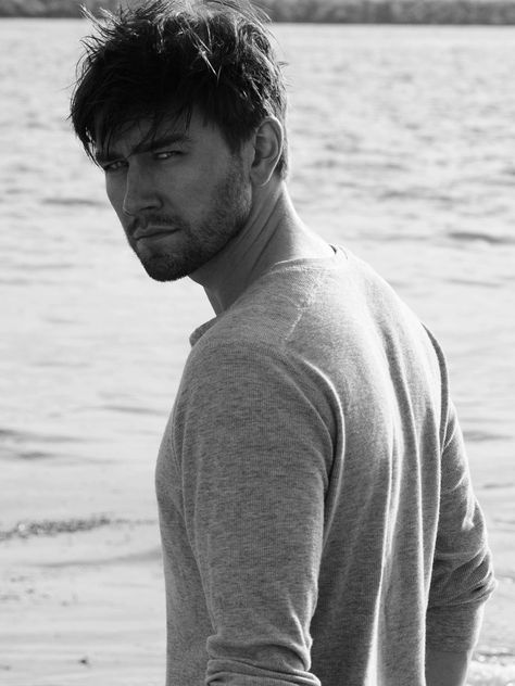 Reign Cast, Torrance Coombs, Reign Tv Show, Hot Actors, Book Inspiration, Modern Family, Funny Art, Shadowhunters, Pretty Little Liars