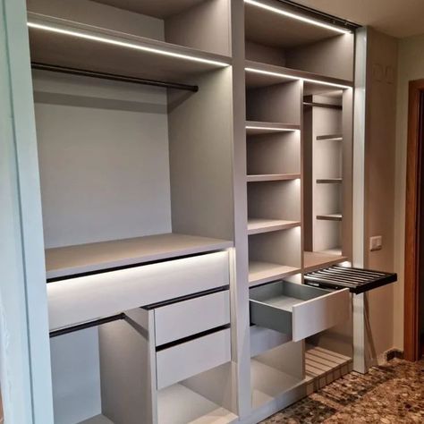 Ideas Armario, Bedroom Wardrobe Design, Luxe Living Room, Modern Cupboard, Bedroom Cupboard, Dream Closet Design, Closet Design Layout, Closet Renovation, Wardrobe Designs