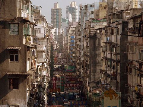 Hong Kong Building, Kowloon Walled City, Vertical City, 동화 삽화, Building Concept, Cyberpunk City, Background Ideas, Walled City, Aesthetic Japan