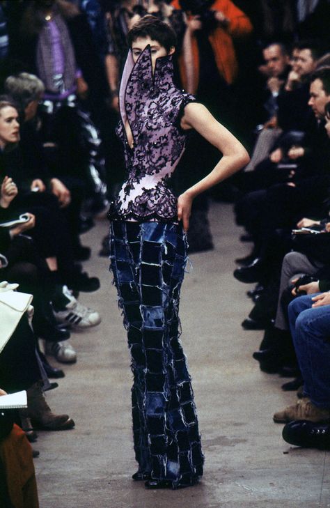 McQueen's Dante collection, Fall/Winter 1996 Alexander Mcqueen 90s, Alexander Mcqueen Runway, Runway Fashion Couture, Alexander Mcqueen Dresses, Alexander Mcqueen Fashion, Mcqueen Fashion, Style Icon, Couture Fashion, 90s Fashion