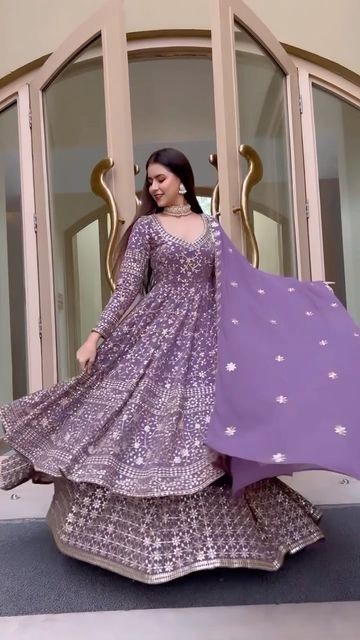 Lavender Gown Indian, Organza Kurti Designs Latest, Wedding Dresses Men Indian, Traditional Gowns, Lehnga Dress, Bridal Dresses Pakistan, Traditional Indian Dress, Womens Trendy Dresses, Pakistani Fancy Dresses