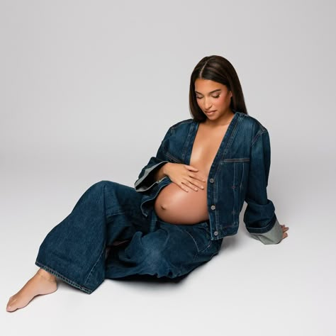 💙💙💙💙💙 Denim: @twpclothing MUA: @makeupbygisell Mama: @d1aneeeeeee • • • • • • • #maternityphotography #maternityshoot #denimstyle #nycmaternityphotographer #nycphotographer #pregnantinspo #maternityinspo Maternity Photography Denim, Maternity Photos In Jeans, Denim Pregnancy Photoshoot, Denim Maternity Shoot Pregnancy Photos, Denim Maternity Shoot, Jean Maternity Shoot, Maternity Outfits For Photoshoot, Pregnant Photoshoot, Maternity Photoshoot Outfits