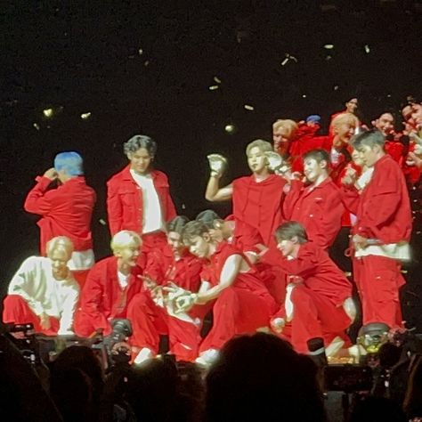 Seventeen Ot13, Red Aesthetic, Kpop Aesthetic, A Group, Make Me Smile, Seventeen, Red