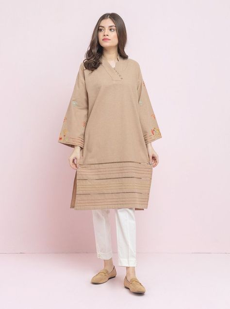 Shirt Design For Girls, Trendy Shirt Designs, Pakistani Fashion Casual, Stylish Short Dresses, Casual Wear Dress, Dress Design Patterns, Sleeves Designs For Dresses, Kurta Designs Women, Simple Pakistani Dresses